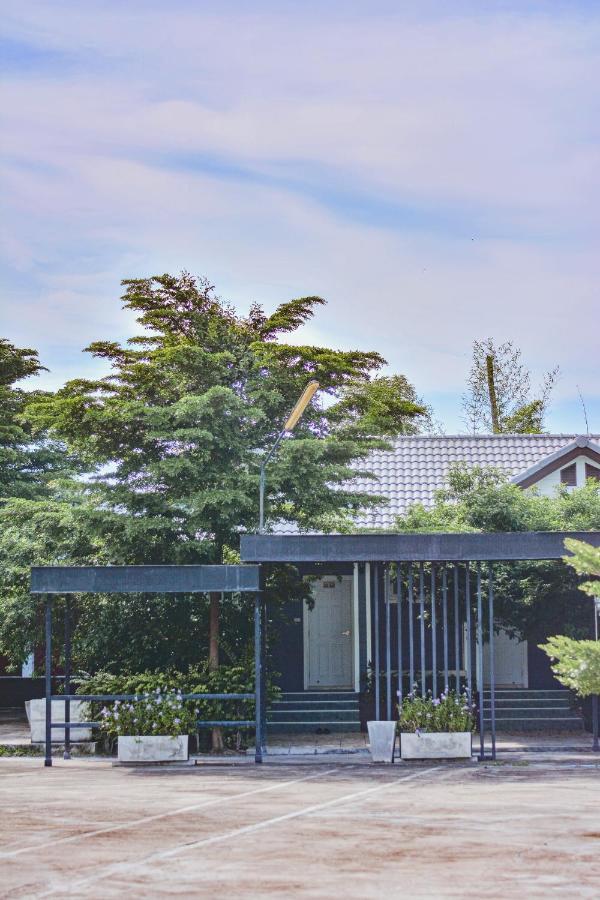 Baan Suan Resort Juree Punsuk Suphan Buri Luaran gambar