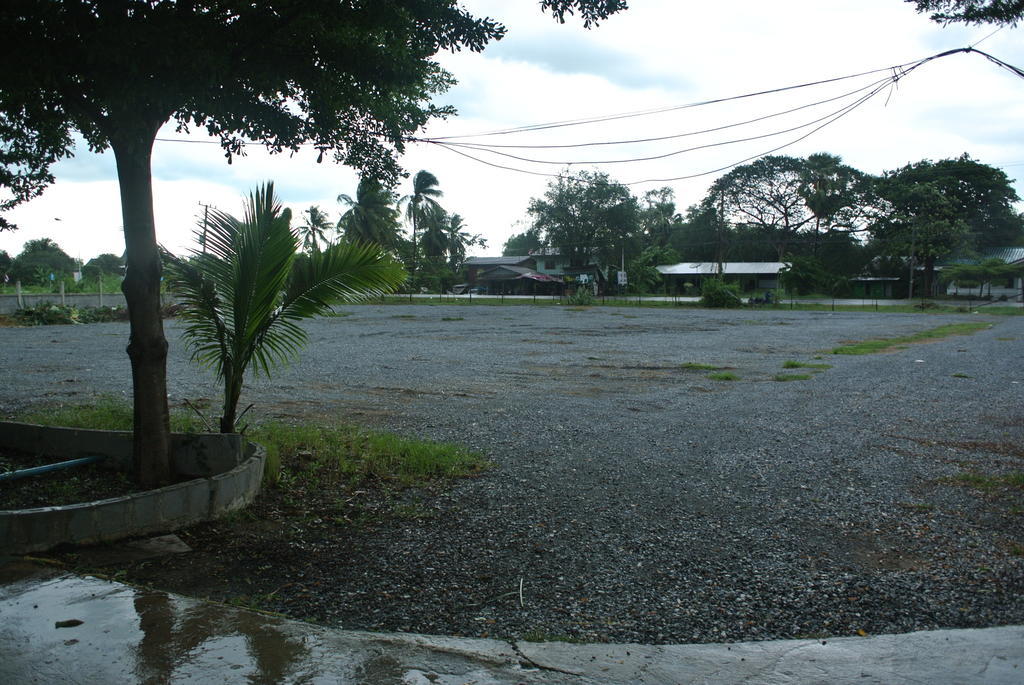 Baan Suan Resort Juree Punsuk Suphan Buri Luaran gambar