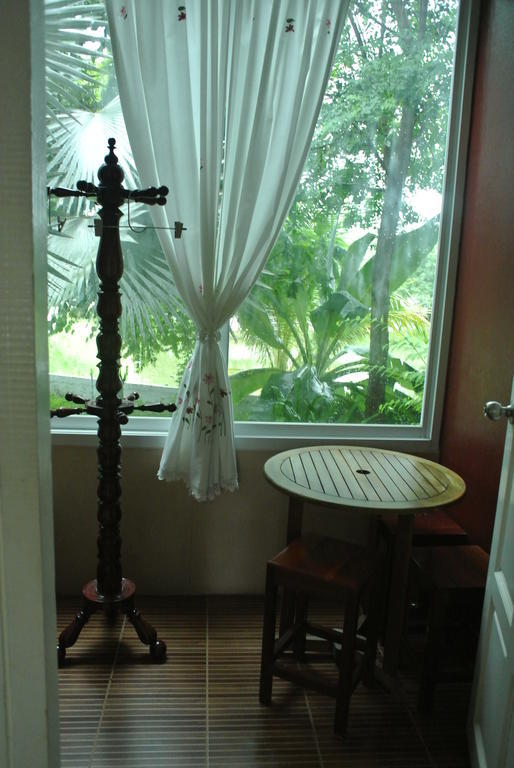 Baan Suan Resort Juree Punsuk Suphan Buri Bilik gambar